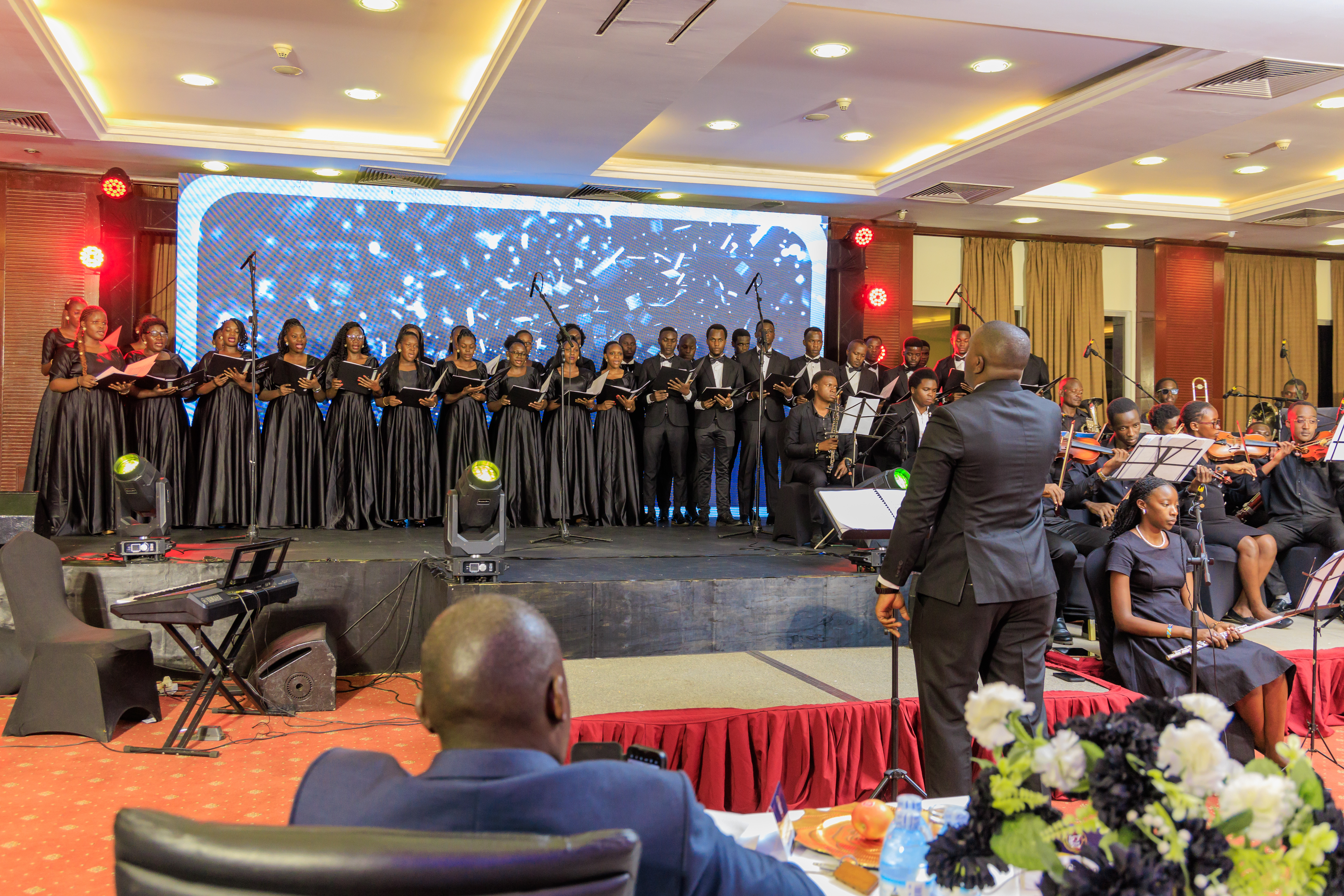 Full chorus and orchestra